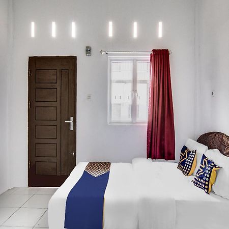 Spot On 91858 Raja Homestay Syariah 페칸바루 외부 사진