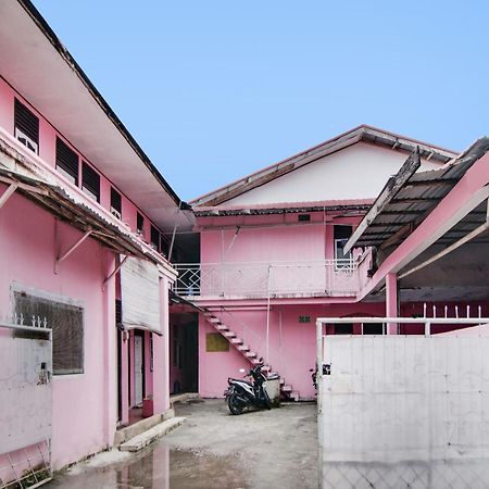 Spot On 91858 Raja Homestay Syariah 페칸바루 외부 사진